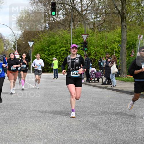 12.04.2026 - 45. Internationalen Wilhelmsburger Insellauf J. Mangold http://msf.ph/oto/9514971 12.04.2026 13:13:11 Ziel 3519, 4970, 3686, 4643, 2877, 5265, 5266, 4648, 2026, 5457, 4320, 4249, 3033, 2470, 4364, 3942, 5221, 3540, 3933, 3935, 3805, 5158, 5157, 2462, 4533, 5693, 5637, 2080, 5819, 2064, 4923, 4281, 3984, 3810, 3268, 2062, 2062, 4783, 4178, 5340 meine-sportfotos.de