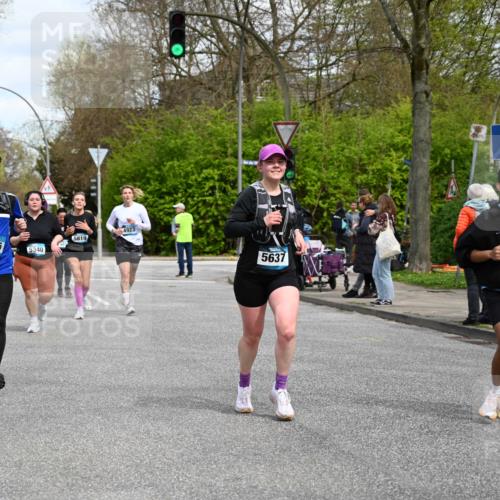 12.04.2026 - 45. Internationalen Wilhelmsburger Insellauf J. Mangold http://msf.ph/oto/9514973 12.04.2026 13:13:12 Ziel 4643, 2877, 5265, 5266, 4648, 2026, 5457, 4320, 4249, 3033, 2470, 4364, 3942, 5221, 3540, 3933, 3935, 3805, 5158, 5157, 2462, 4533, 5693, 5637, 2080, 5819, 2064, 4923, 4281, 3984, 3810, 3268, 2062, 4783, 4178, 5340 meine-sportfotos.de