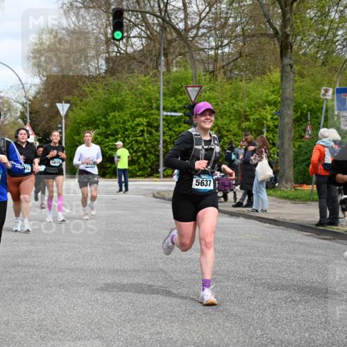 12.04.2026 - 45. Internationalen Wilhelmsburger Insellauf J. Mangold http://msf.ph/oto/9514975 12.04.2026 13:13:12 Ziel 4643, 2877, 5265, 5266, 4648, 2026, 5457, 4320, 4249, 3033, 2470, 4364, 3942, 5221, 3540, 3933, 3935, 3805, 5158, 5157, 2462, 4533, 5693, 5637, 2080, 5819, 2064, 4923, 4281, 3984, 3810, 3268, 2062, 4783, 4178, 5340 meine-sportfotos.de