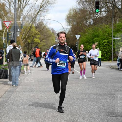 12.04.2026 - 45. Internationalen Wilhelmsburger Insellauf J. Mangold http://msf.ph/oto/9514978 12.04.2026 13:13:12 Ziel 4643, 2877, 5265, 5266, 4648, 2026, 5457, 4320, 4249, 3033, 2470, 4364, 3942, 5221, 3540, 3933, 3935, 3805, 5158, 5157, 2462, 4533, 5693, 5637, 2080, 5819, 2064, 4923, 4281, 3984, 3810, 3268, 2062, 4783, 4178, 5340 meine-sportfotos.de