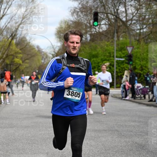 12.04.2026 - 45. Internationalen Wilhelmsburger Insellauf J. Mangold http://msf.ph/oto/9514986 12.04.2026 13:13:13 Ziel 4643, 2877, 5265, 5266, 4648, 2026, 5457, 4320, 4249, 3033, 2470, 4364, 3942, 5221, 3540, 3933, 3935, 3805, 5158, 5157, 2462, 4533, 5693, 5637, 2080, 5819, 2064, 4923, 4281, 3984, 3810, 3268, 2062, 4783, 4783, 4178, 5340 meine-sportfotos.de