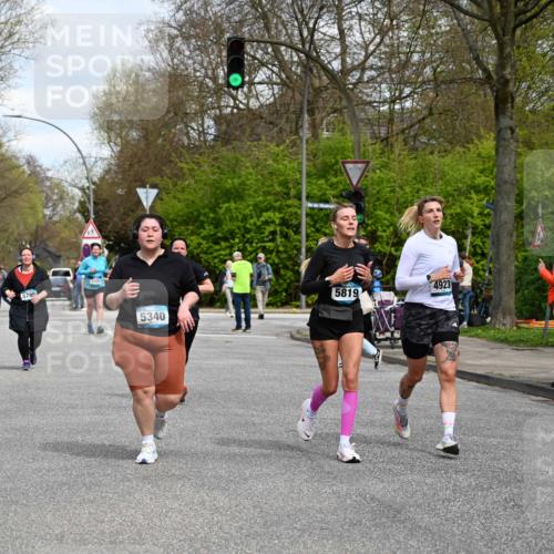 12.04.2026 - 45. Internationalen Wilhelmsburger Insellauf J. Mangold http://msf.ph/oto/9514995 12.04.2026 13:13:15 Ziel 2877, 5265, 5266, 4648, 2026, 5457, 4320, 4249, 3033, 2470, 4364, 3942, 5221, 3540, 3933, 3935, 3805, 5158, 5157, 2462, 4533, 5693, 5637, 2080, 5819, 2080, 5819, 2064, 4923, 4281, 3984, 3810, 3268, 2062, 4783, 4178, 5340, 2999 meine-sportfotos.de
