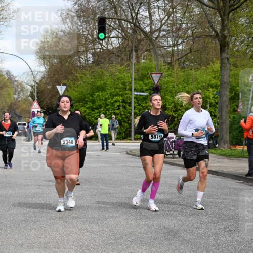 12.04.2026 - 45. Internationalen Wilhelmsburger Insellauf J. Mangold http://msf.ph/oto/9514996 12.04.2026 13:13:15 Ziel 2877, 5265, 5266, 4648, 2026, 5457, 4320, 4249, 3033, 2470, 4364, 3942, 5221, 3540, 3933, 3935, 3805, 5158, 5157, 2462, 4533, 5693, 5637, 2080, 5819, 2080, 5819, 2064, 4923, 4281, 3984, 3810, 3268, 2062, 4783, 4178, 5340, 2999 meine-sportfotos.de
