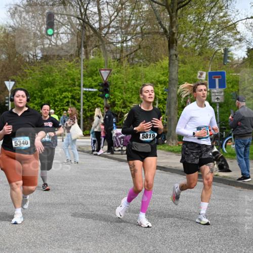 12.04.2026 - 45. Internationalen Wilhelmsburger Insellauf J. Mangold http://msf.ph/oto/9515004 12.04.2026 13:13:15 Ziel 2877, 5265, 5266, 4648, 2026, 5457, 4320, 4249, 3033, 2470, 4364, 3942, 5221, 3540, 3933, 3935, 3805, 5158, 5157, 2462, 4533, 5693, 5637, 2080, 5819, 2080, 5819, 2064, 4923, 4281, 3984, 3810, 3268, 2062, 4783, 4178, 5340, 2999 meine-sportfotos.de