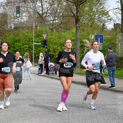 12.04.2026 - 45. Internationalen Wilhelmsburger Insellauf J. Mangold http://msf.ph/oto/9515005 12.04.2026 13:13:15 Ziel 2877, 5265, 5266, 4648, 2026, 5457, 4320, 4249, 3033, 2470, 4364, 3942, 5221, 3540, 3933, 3935, 3805, 5158, 5157, 2462, 4533, 5693, 5637, 2080, 5819, 2080, 5819, 2064, 4923, 4281, 3984, 3810, 3268, 2062, 4783, 4178, 5340, 2999 meine-sportfotos.de