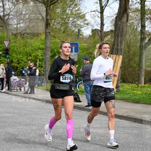 12.04.2026 - 45. Internationalen Wilhelmsburger Insellauf J. Mangold http://msf.ph/oto/9515011 12.04.2026 13:13:16 Ziel 5265, 5266, 4648, 2026, 5457, 4320, 4249, 3033, 2470, 4364, 3942, 5221, 3540, 3933, 3935, 3805, 5158, 5157, 2462, 4533, 5693, 5637, 2080, 5819, 2064, 2064, 4923, 4281, 3984, 3810, 3268, 2062, 4783, 4178, 5340, 2999 meine-sportfotos.de