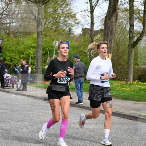 12.04.2026 - 45. Internationalen Wilhelmsburger Insellauf J. Mangold http://msf.ph/oto/9515012 12.04.2026 13:13:16 Ziel 5265, 5266, 4648, 2026, 5457, 4320, 4249, 3033, 2470, 4364, 3942, 5221, 3540, 3933, 3935, 3805, 5158, 5157, 2462, 4533, 5693, 5637, 2080, 5819, 2064, 2064, 4923, 4281, 3984, 3810, 3268, 2062, 4783, 4178, 5340, 2999 meine-sportfotos.de