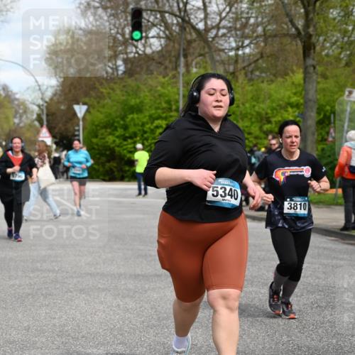 12.04.2026 - 45. Internationalen Wilhelmsburger Insellauf J. Mangold http://msf.ph/oto/9515020 12.04.2026 13:13:17 Ziel 5265, 5266, 4648, 2026, 5457, 4320, 4249, 3033, 2470, 4364, 3942, 5221, 3540, 3933, 3935, 3805, 5158, 5157, 2462, 4533, 5693, 5637, 2080, 5819, 2064, 4923, 4281, 4923, 4281, 3984, 3810, 3268, 2062, 4783, 4178, 4178, 5340, 2999, 5498 meine-sportfotos.de