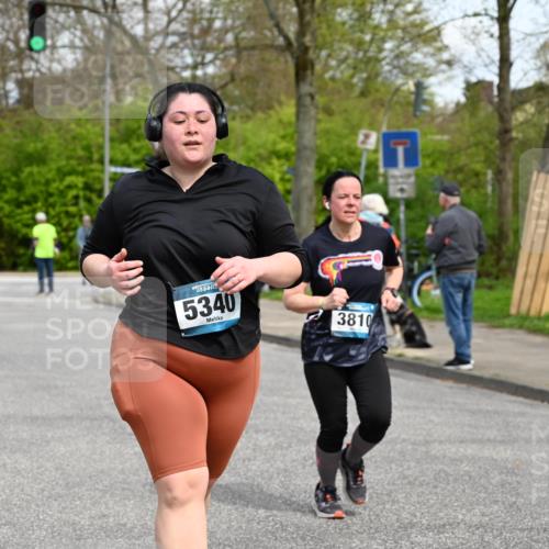 12.04.2026 - 45. Internationalen Wilhelmsburger Insellauf J. Mangold http://msf.ph/oto/9515024 12.04.2026 13:13:17 Ziel 5265, 5266, 4648, 2026, 5457, 4320, 4249, 3033, 2470, 4364, 3942, 5221, 3540, 3933, 3935, 3805, 5158, 5157, 2462, 4533, 5693, 5637, 2080, 5819, 2064, 4923, 4281, 4923, 4281, 3984, 3810, 3268, 2062, 4783, 4178, 4178, 5340, 2999, 5498 meine-sportfotos.de
