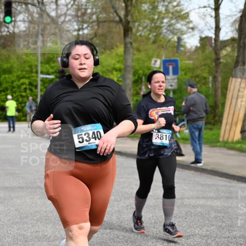 12.04.2026 - 45. Internationalen Wilhelmsburger Insellauf J. Mangold http://msf.ph/oto/9515025 12.04.2026 13:13:18 Ziel 5265, 5266, 4648, 2026, 5457, 4320, 4249, 3033, 2470, 4364, 3942, 5221, 3540, 3933, 3935, 3805, 5158, 5157, 2462, 4533, 5693, 5637, 2080, 5819, 2064, 4923, 4281, 3984, 3984, 3810, 3268, 2062, 4783, 4178, 5340, 2999, 5498, 4465, 5350 meine-sportfotos.de
