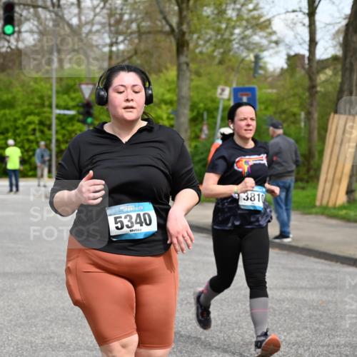 12.04.2026 - 45. Internationalen Wilhelmsburger Insellauf J. Mangold http://msf.ph/oto/9515026 12.04.2026 13:13:18 Ziel 5265, 5266, 4648, 2026, 5457, 4320, 4249, 3033, 2470, 4364, 3942, 5221, 3540, 3933, 3935, 3805, 5158, 5157, 2462, 4533, 5693, 5637, 2080, 5819, 2064, 4923, 4281, 3984, 3984, 3810, 3268, 2062, 4783, 4178, 5340, 2999, 5498, 4465, 5350 meine-sportfotos.de