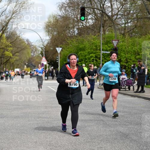 12.04.2026 - 45. Internationalen Wilhelmsburger Insellauf J. Mangold http://msf.ph/oto/9515030 12.04.2026 13:13:21 Ziel 4364, 3942, 5221, 3540, 3933, 3935, 3805, 5158, 5157, 2462, 4533, 5693, 5637, 2080, 5819, 2064, 4923, 4281, 3984, 3810, 3268, 2062, 4783, 4178, 5340, 2999, 5498, 4465, 5350 meine-sportfotos.de