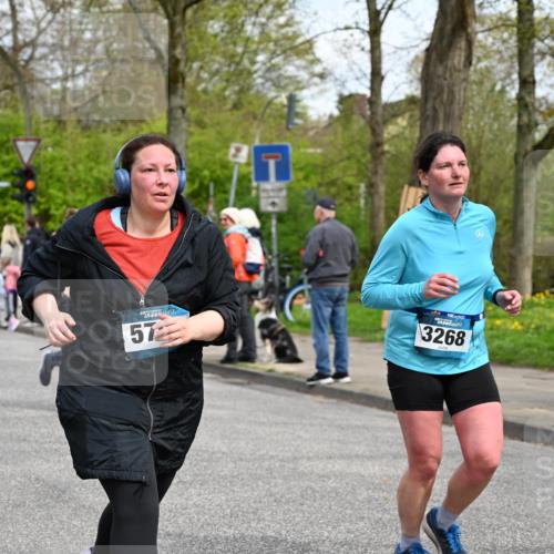 12.04.2026 - 45. Internationalen Wilhelmsburger Insellauf J. Mangold http://msf.ph/oto/9515049 12.04.2026 13:13:23 Ziel 3540, 3933, 3935, 3805, 5158, 5157, 2462, 4533, 5693, 5637, 2080, 5819, 2064, 4923, 4281, 3984, 3810, 3268, 2062, 2062, 4783, 4178, 5340, 2999, 5498, 4465, 5350, 5790 meine-sportfotos.de