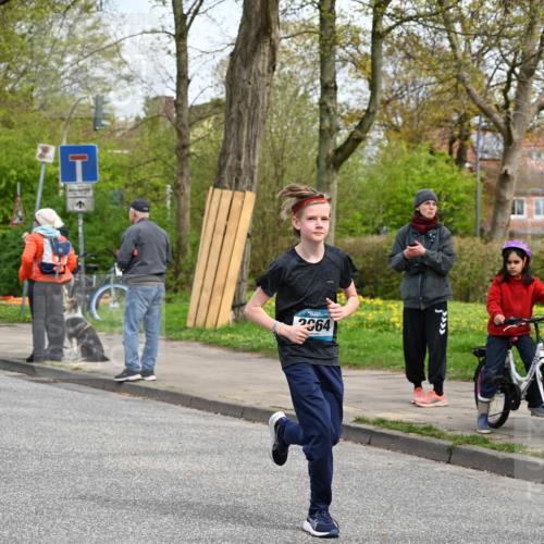 12.04.2026 - 45. Internationalen Wilhelmsburger Insellauf J. Mangold http://msf.ph/oto/9515055 12.04.2026 13:13:24 Ziel 3933, 3935, 3805, 5158, 5157, 2462, 4533, 5693, 5637, 2080, 5819, 2064, 4923, 4281, 3984, 3810, 3268, 2062, 4783, 4178, 5340, 2999, 5498, 4465, 5350, 5790 meine-sportfotos.de