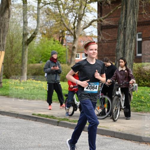 12.04.2026 - 45. Internationalen Wilhelmsburger Insellauf J. Mangold http://msf.ph/oto/9515061 12.04.2026 13:13:25 Ziel 3935, 3805, 5158, 5157, 2462, 4533, 5693, 5637, 2080, 5819, 2064, 4923, 4281, 3984, 3810, 3268, 2062, 4783, 4783, 4178, 5340, 2999, 5498, 4465, 5350, 5790 meine-sportfotos.de