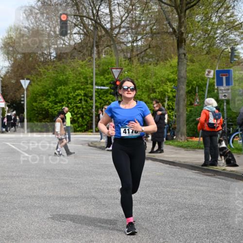 12.04.2026 - 45. Internationalen Wilhelmsburger Insellauf J. Mangold http://msf.ph/oto/9515073 12.04.2026 13:13:27 Ziel 5158, 5157, 2462, 4533, 5693, 5637, 2080, 5819, 2064, 4923, 4281, 3984, 3810, 3268, 2062, 4783, 4178, 5340, 2999, 5498, 4465, 5350, 5790 meine-sportfotos.de