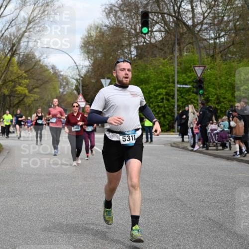 12.04.2026 - 45. Internationalen Wilhelmsburger Insellauf J. Mangold http://msf.ph/oto/9515078 12.04.2026 13:14:03 Ziel 2999, 5498, 4465, 5350, 5790, 4716, 5318, 5418, 5481, 4228, 4573, 3360, 3443, 3443, 3469, 2107, 4421, 5242, 3425, 5142, 4852, 2430, 5813, 4747 meine-sportfotos.de