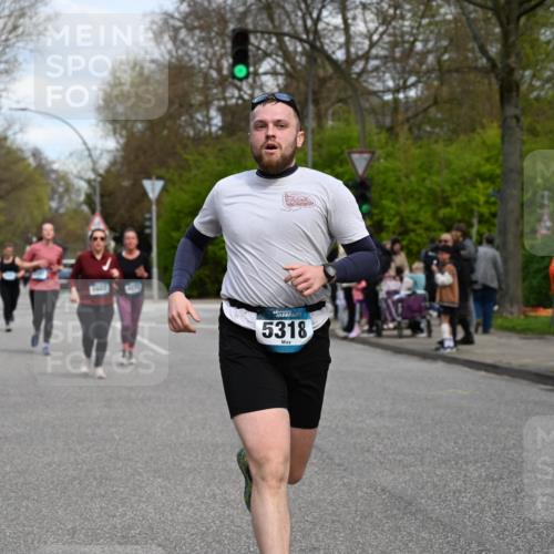 12.04.2026 - 45. Internationalen Wilhelmsburger Insellauf J. Mangold http://msf.ph/oto/9515083 12.04.2026 13:14:03 Ziel 2999, 5498, 4465, 5350, 5790, 4716, 5318, 5418, 5481, 4228, 4573, 3360, 3443, 3443, 3469, 2107, 4421, 5242, 3425, 5142, 4852, 2430, 5813, 4747 meine-sportfotos.de
