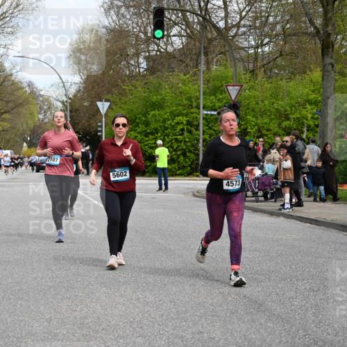 12.04.2026 - 45. Internationalen Wilhelmsburger Insellauf J. Mangold http://msf.ph/oto/9515092 12.04.2026 13:14:07 Ziel 4465, 5350, 5790, 4716, 5318, 5418, 5481, 4228, 4228, 4573, 3360, 3443, 3469, 2107, 4421, 5242, 3425, 5142, 4852, 2430, 5813, 4747, 3773, 5602, 4960 meine-sportfotos.de