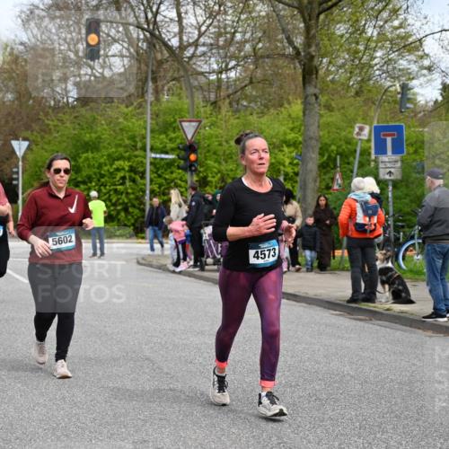 12.04.2026 - 45. Internationalen Wilhelmsburger Insellauf J. Mangold http://msf.ph/oto/9515096 12.04.2026 13:14:07 Ziel 4465, 5350, 5790, 4716, 5318, 5418, 5481, 4228, 4228, 4573, 3360, 3443, 3469, 2107, 4421, 5242, 3425, 5142, 4852, 2430, 5813, 4747, 3773, 5602, 4960 meine-sportfotos.de