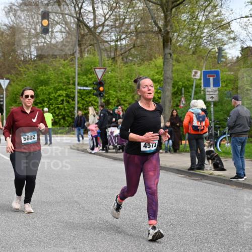 12.04.2026 - 45. Internationalen Wilhelmsburger Insellauf J. Mangold http://msf.ph/oto/9515097 12.04.2026 13:14:07 Ziel 4465, 5350, 5790, 4716, 5318, 5418, 5481, 4228, 4228, 4573, 3360, 3443, 3469, 2107, 4421, 5242, 3425, 5142, 4852, 2430, 5813, 4747, 3773, 5602, 4960 meine-sportfotos.de