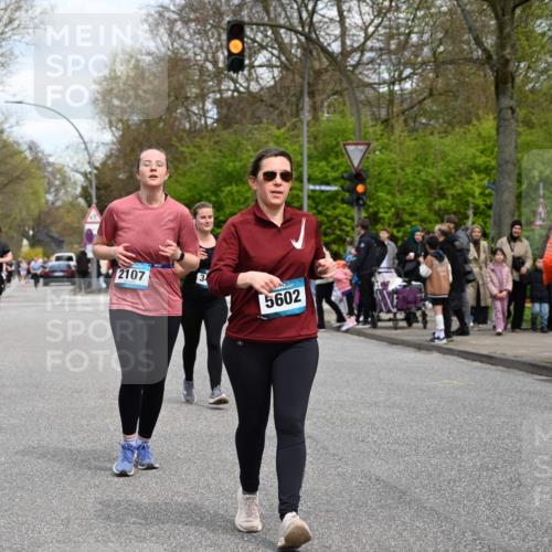 12.04.2026 - 45. Internationalen Wilhelmsburger Insellauf J. Mangold http://msf.ph/oto/9515107 12.04.2026 13:14:09 Ziel 5790, 4716, 5318, 5418, 5481, 4228, 4573, 4573, 3360, 3443, 3469, 2107, 4421, 5242, 3425, 5142, 5142, 4852, 2430, 5813, 4747, 3773, 5602, 4960, 4418 meine-sportfotos.de
