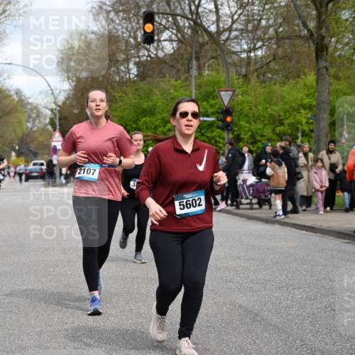12.04.2026 - 45. Internationalen Wilhelmsburger Insellauf J. Mangold http://msf.ph/oto/9515109 12.04.2026 13:14:09 Ziel 5790, 4716, 5318, 5418, 5481, 4228, 4573, 4573, 3360, 3443, 3469, 2107, 4421, 5242, 3425, 5142, 5142, 4852, 2430, 5813, 4747, 3773, 5602, 4960, 4418 meine-sportfotos.de