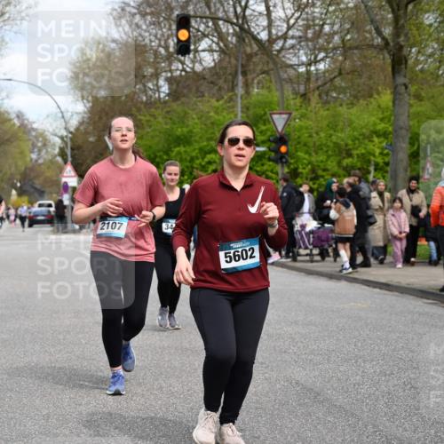 12.04.2026 - 45. Internationalen Wilhelmsburger Insellauf J. Mangold http://msf.ph/oto/9515110 12.04.2026 13:14:09 Ziel 5790, 4716, 5318, 5418, 5481, 4228, 4573, 4573, 3360, 3443, 3469, 2107, 4421, 5242, 3425, 5142, 5142, 4852, 2430, 5813, 4747, 3773, 5602, 4960, 4418 meine-sportfotos.de