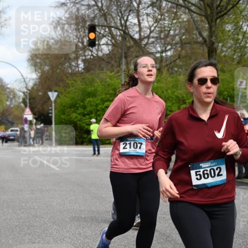 12.04.2026 - 45. Internationalen Wilhelmsburger Insellauf J. Mangold http://msf.ph/oto/9515115 12.04.2026 13:14:10 Ziel 5790, 4716, 5318, 5418, 5481, 4228, 4573, 3360, 3443, 3469, 2107, 4421, 5242, 3425, 5142, 4852, 4852, 2430, 5813, 4747, 3773, 5602, 4960, 4418 meine-sportfotos.de