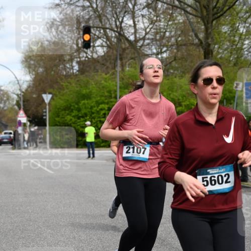 12.04.2026 - 45. Internationalen Wilhelmsburger Insellauf J. Mangold http://msf.ph/oto/9515116 12.04.2026 13:14:10 Ziel 5790, 4716, 5318, 5418, 5481, 4228, 4573, 3360, 3443, 3469, 2107, 4421, 5242, 3425, 5142, 4852, 4852, 2430, 5813, 4747, 3773, 5602, 4960, 4418 meine-sportfotos.de