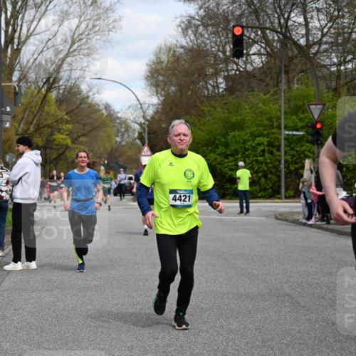 12.04.2026 - 45. Internationalen Wilhelmsburger Insellauf J. Mangold http://msf.ph/oto/9515120 12.04.2026 13:14:16 Ziel 4716, 5318, 5418, 5481, 4228, 4573, 3360, 3443, 3469, 2107, 4421, 5242, 3425, 5142, 4852, 2430, 5813, 4747, 3773, 5602, 4960, 4418, 5156, 4111, 3306, 3328, 2772 meine-sportfotos.de