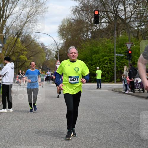 12.04.2026 - 45. Internationalen Wilhelmsburger Insellauf J. Mangold http://msf.ph/oto/9515121 12.04.2026 13:14:16 Ziel 4716, 5318, 5418, 5481, 4228, 4573, 3360, 3443, 3469, 2107, 4421, 5242, 3425, 5142, 4852, 2430, 5813, 4747, 3773, 5602, 4960, 4418, 5156, 4111, 3306, 3328, 2772 meine-sportfotos.de