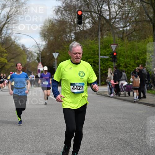12.04.2026 - 45. Internationalen Wilhelmsburger Insellauf J. Mangold http://msf.ph/oto/9515129 12.04.2026 13:14:17 Ziel 4716, 5318, 5418, 5481, 4228, 4573, 3360, 3443, 3469, 2107, 3469, 2107, 4421, 5242, 3425, 5142, 4852, 2430, 5813, 4747, 3773, 5602, 4960, 4418, 5156, 4111, 3306, 3328, 2772, 5348, 4837, 4838 meine-sportfotos.de