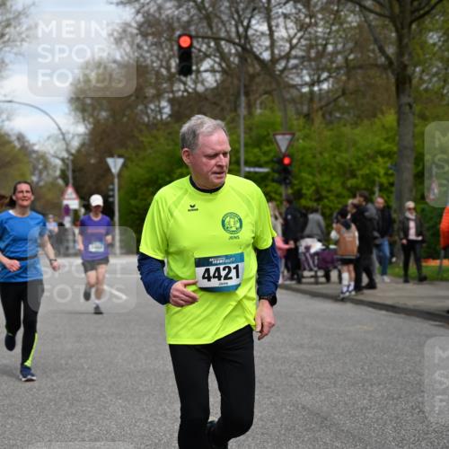 12.04.2026 - 45. Internationalen Wilhelmsburger Insellauf J. Mangold http://msf.ph/oto/9515133 12.04.2026 13:14:17 Ziel 4716, 5318, 5418, 5481, 4228, 4573, 3360, 3443, 3469, 2107, 3469, 2107, 4421, 5242, 3425, 5142, 4852, 2430, 5813, 4747, 3773, 5602, 4960, 4418, 5156, 4111, 3306, 3328, 2772, 5348, 4837, 4838 meine-sportfotos.de