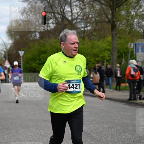 12.04.2026 - 45. Internationalen Wilhelmsburger Insellauf J. Mangold http://msf.ph/oto/9515136 12.04.2026 13:14:17 Ziel 4716, 5318, 5418, 5481, 4228, 4573, 3360, 3443, 3469, 2107, 3469, 2107, 4421, 5242, 3425, 5142, 4852, 2430, 5813, 4747, 3773, 5602, 4960, 4418, 5156, 4111, 3306, 3328, 2772, 5348, 4837, 4838 meine-sportfotos.de