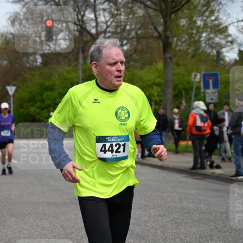 12.04.2026 - 45. Internationalen Wilhelmsburger Insellauf J. Mangold http://msf.ph/oto/9515138 12.04.2026 13:14:17 Ziel 4716, 5318, 5418, 5481, 4228, 4573, 3360, 3443, 3469, 2107, 3469, 2107, 4421, 5242, 3425, 5142, 4852, 2430, 5813, 4747, 3773, 5602, 4960, 4418, 5156, 4111, 3306, 3328, 2772, 5348, 4837, 4838 meine-sportfotos.de
