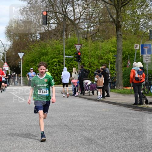 12.04.2026 - 45. Internationalen Wilhelmsburger Insellauf J. Mangold http://msf.ph/oto/9515153 12.04.2026 13:14:23 Ziel 5418, 5481, 4228, 4573, 3360, 3443, 3469, 2107, 4421, 5242, 3425, 5142, 4852, 2430, 5813, 4747, 3773, 5602, 4960, 4418, 5156, 5156, 4111, 3306, 3328, 2772, 5348, 4837, 4838, 4669 meine-sportfotos.de