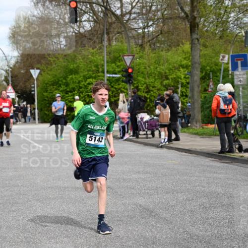 12.04.2026 - 45. Internationalen Wilhelmsburger Insellauf J. Mangold http://msf.ph/oto/9515157 12.04.2026 13:14:23 Ziel 5418, 5481, 4228, 4573, 3360, 3443, 3469, 2107, 4421, 5242, 3425, 5142, 4852, 2430, 5813, 4747, 3773, 5602, 4960, 4418, 5156, 5156, 4111, 3306, 3328, 2772, 5348, 4837, 4838, 4669 meine-sportfotos.de