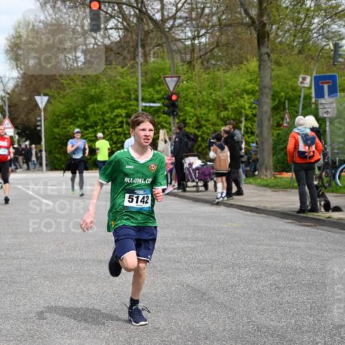 12.04.2026 - 45. Internationalen Wilhelmsburger Insellauf J. Mangold http://msf.ph/oto/9515158 12.04.2026 13:14:23 Ziel 5418, 5481, 4228, 4573, 3360, 3443, 3469, 2107, 4421, 5242, 3425, 5142, 4852, 2430, 5813, 4747, 3773, 5602, 4960, 4418, 5156, 5156, 4111, 3306, 3328, 2772, 5348, 4837, 4838, 4669 meine-sportfotos.de
