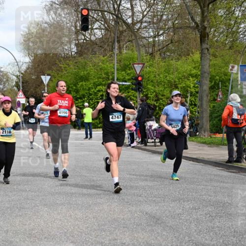 12.04.2026 - 45. Internationalen Wilhelmsburger Insellauf J. Mangold http://msf.ph/oto/9515177 12.04.2026 13:14:26 Ziel 5418, 5481, 4228, 4573, 3360, 3443, 3469, 2107, 4421, 5242, 3425, 5142, 4852, 2430, 5813, 5813, 4747, 3773, 5602, 4960, 4418, 5156, 4111, 3306, 3328, 3306, 3328, 2772, 5348, 4837, 4838, 4669 meine-sportfotos.de