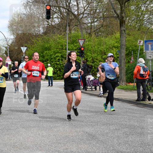 12.04.2026 - 45. Internationalen Wilhelmsburger Insellauf J. Mangold http://msf.ph/oto/9515179 12.04.2026 13:14:26 Ziel 5418, 5481, 4228, 4573, 3360, 3443, 3469, 2107, 4421, 5242, 3425, 5142, 4852, 2430, 5813, 5813, 4747, 3773, 5602, 4960, 4418, 5156, 4111, 3306, 3328, 3306, 3328, 2772, 5348, 4837, 4838, 4669 meine-sportfotos.de