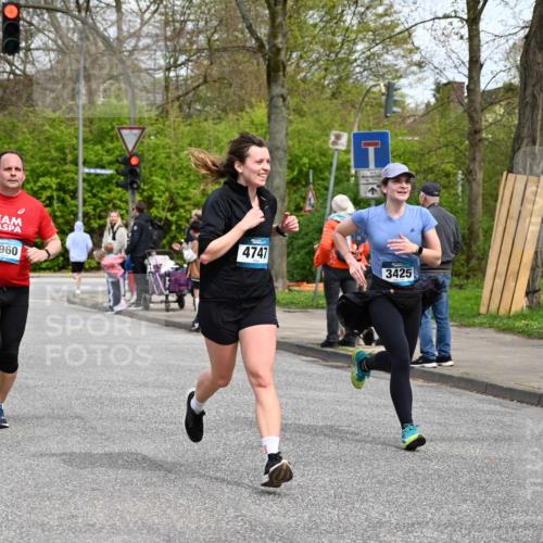 12.04.2026 - 45. Internationalen Wilhelmsburger Insellauf J. Mangold http://msf.ph/oto/9515189 12.04.2026 13:14:27 Ziel 5418, 5481, 4228, 4573, 3360, 3443, 3469, 2107, 4421, 5242, 3425, 5142, 4852, 2430, 5813, 4747, 4747, 3773, 5602, 4960, 4418, 5156, 4111, 3306, 3328, 2772, 5348, 4837, 4838, 4669 meine-sportfotos.de