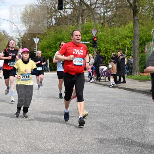 12.04.2026 - 45. Internationalen Wilhelmsburger Insellauf J. Mangold http://msf.ph/oto/9515190 12.04.2026 13:14:28 Ziel 5418, 5481, 4228, 4573, 3360, 3443, 3469, 2107, 4421, 5242, 3425, 5142, 4852, 2430, 5813, 4747, 3773, 5602, 4960, 4418, 5156, 4111, 3306, 3328, 2772, 2772, 5348, 4837, 4838, 4669, 2110, 4695, 2815 meine-sportfotos.de