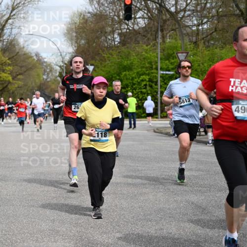 12.04.2026 - 45. Internationalen Wilhelmsburger Insellauf J. Mangold http://msf.ph/oto/9515199 12.04.2026 13:14:29 Ziel 5418, 5481, 4228, 4573, 3360, 3443, 3469, 2107, 4421, 5242, 3425, 5142, 4852, 2430, 5813, 4747, 3773, 5602, 4960, 4418, 5156, 4111, 3306, 3328, 2772, 5348, 4837, 4838, 5348, 4837, 4838, 4669, 2110, 4695, 2815, 2785 meine-sportfotos.de