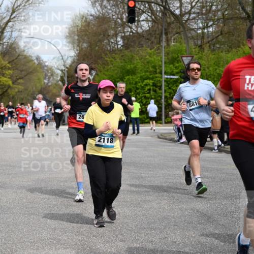 12.04.2026 - 45. Internationalen Wilhelmsburger Insellauf J. Mangold http://msf.ph/oto/9515200 12.04.2026 13:14:29 Ziel 5418, 5481, 4228, 4573, 3360, 3443, 3469, 2107, 4421, 5242, 3425, 5142, 4852, 2430, 5813, 4747, 3773, 5602, 4960, 4418, 5156, 4111, 3306, 3328, 2772, 5348, 4837, 4838, 5348, 4837, 4838, 4669, 2110, 4695, 2815, 2785 meine-sportfotos.de