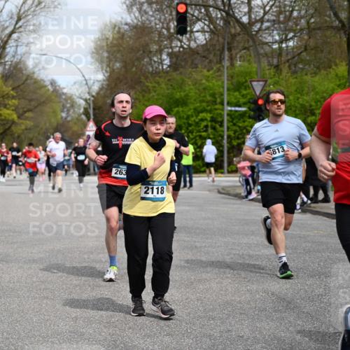 12.04.2026 - 45. Internationalen Wilhelmsburger Insellauf J. Mangold http://msf.ph/oto/9515201 12.04.2026 13:14:29 Ziel 5418, 5481, 4228, 4573, 3360, 3443, 3469, 2107, 4421, 5242, 3425, 5142, 4852, 2430, 5813, 4747, 3773, 5602, 4960, 4418, 5156, 4111, 3306, 3328, 2772, 5348, 4837, 4838, 5348, 4837, 4838, 4669, 2110, 4695, 2815, 2785 meine-sportfotos.de