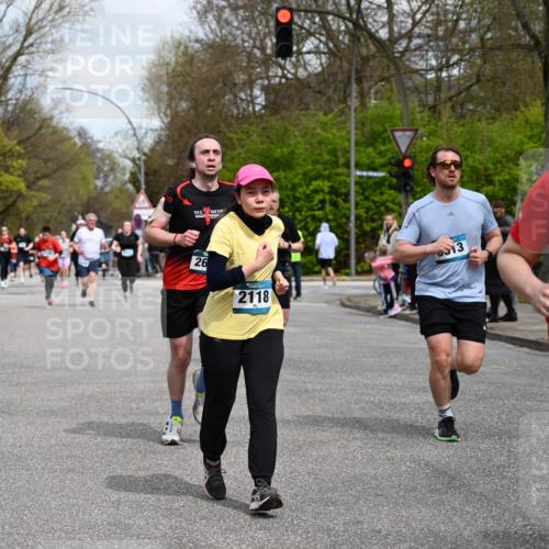12.04.2026 - 45. Internationalen Wilhelmsburger Insellauf J. Mangold http://msf.ph/oto/9515202 12.04.2026 13:14:29 Ziel 5418, 5481, 4228, 4573, 3360, 3443, 3469, 2107, 4421, 5242, 3425, 5142, 4852, 2430, 5813, 4747, 3773, 5602, 4960, 4418, 5156, 4111, 3306, 3328, 2772, 5348, 4837, 4838, 5348, 4837, 4838, 4669, 2110, 4695, 2815, 2785 meine-sportfotos.de