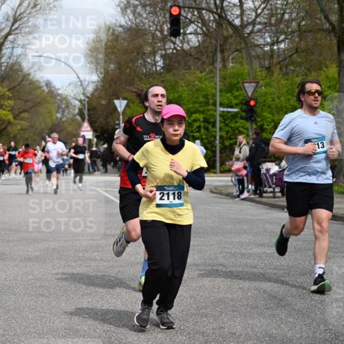 12.04.2026 - 45. Internationalen Wilhelmsburger Insellauf J. Mangold http://msf.ph/oto/9515205 12.04.2026 13:14:29 Ziel 5418, 5481, 4228, 4573, 3360, 3443, 3469, 2107, 4421, 5242, 3425, 5142, 4852, 2430, 5813, 4747, 3773, 5602, 4960, 4418, 5156, 4111, 3306, 3328, 2772, 5348, 4837, 4838, 5348, 4837, 4838, 4669, 2110, 4695, 2815, 2785 meine-sportfotos.de