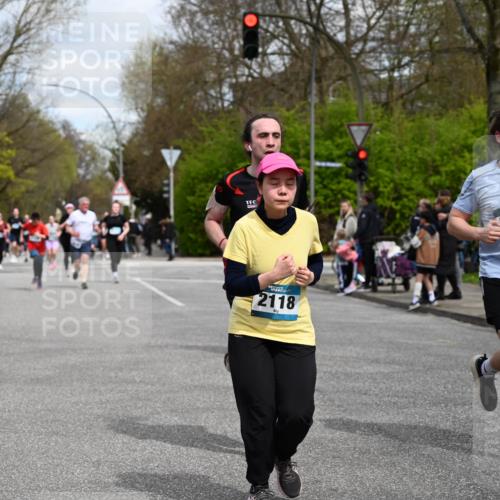 12.04.2026 - 45. Internationalen Wilhelmsburger Insellauf J. Mangold http://msf.ph/oto/9515209 12.04.2026 13:14:30 Ziel 4228, 4573, 3360, 3443, 3469, 2107, 4421, 5242, 3425, 5142, 4852, 2430, 5813, 4747, 3773, 5602, 3773, 5602, 4960, 4418, 5156, 4111, 3306, 3328, 2772, 5348, 4837, 4838, 4669, 2110, 4695, 2815, 2785, 2043, 2118 meine-sportfotos.de