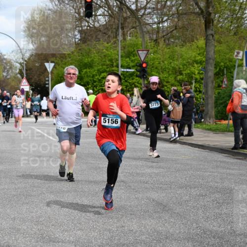 12.04.2026 - 45. Internationalen Wilhelmsburger Insellauf J. Mangold http://msf.ph/oto/9515234 12.04.2026 13:14:35 Ziel 3360, 3443, 3469, 2107, 4421, 5242, 3425, 5142, 4852, 2430, 5813, 4747, 3773, 5602, 4960, 4418, 5156, 5156, 4111, 3306, 3328, 2772, 5348, 4837, 4838, 4669, 2110, 4695, 2815, 2785, 2043, 2118, 5755, 5029 meine-sportfotos.de